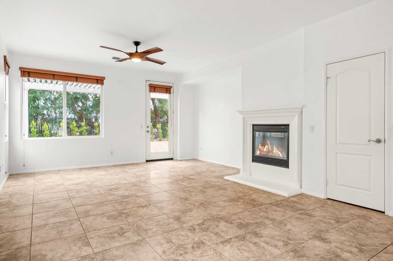 2651 Desert Breeze Way - Photo 7 of 42