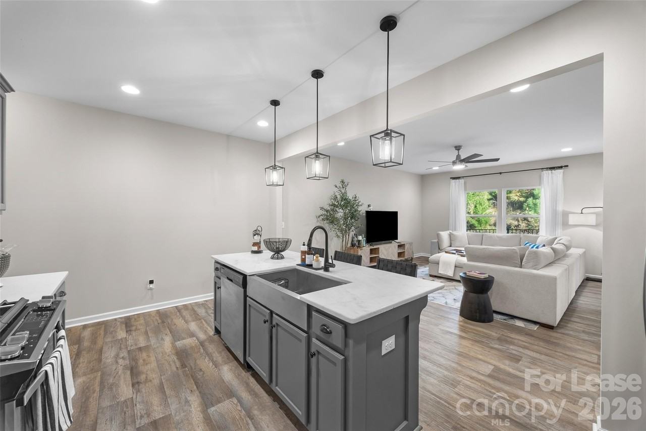 1140 Streamside Ln - Photo 6 of 33