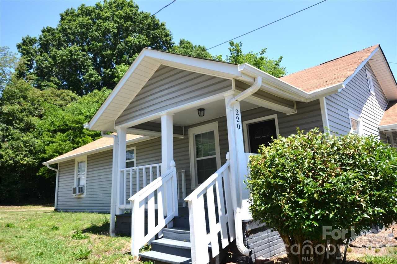 220 Odell Dr Nw - Photo 2 of 18