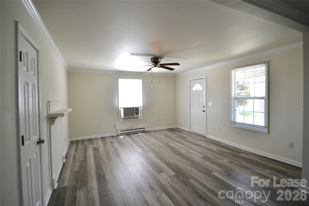 220 Odell Dr Nw - Photo 5 of 18