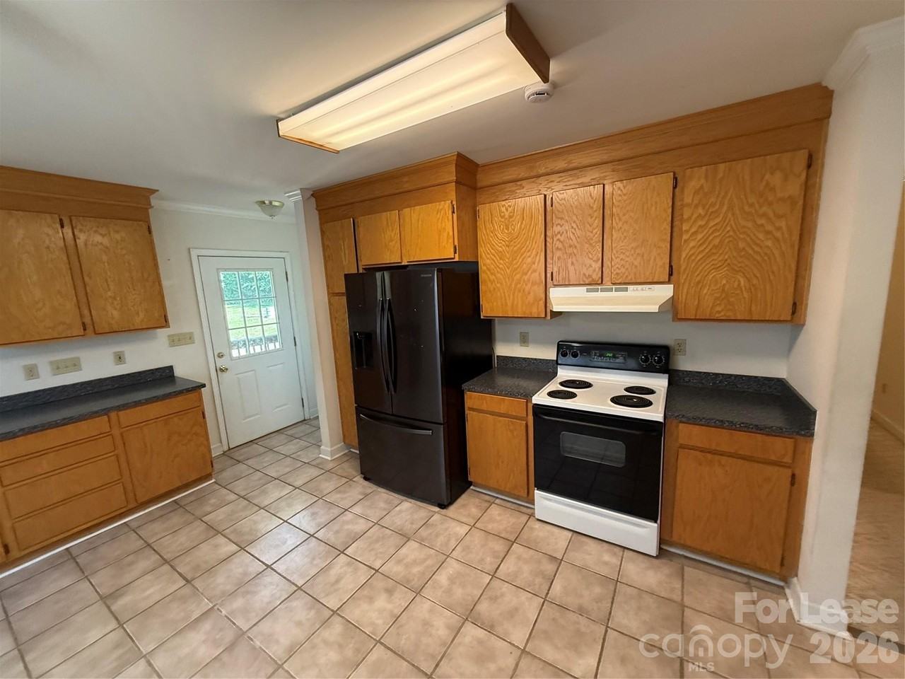 140 Watkins St - Photo 2 of 10