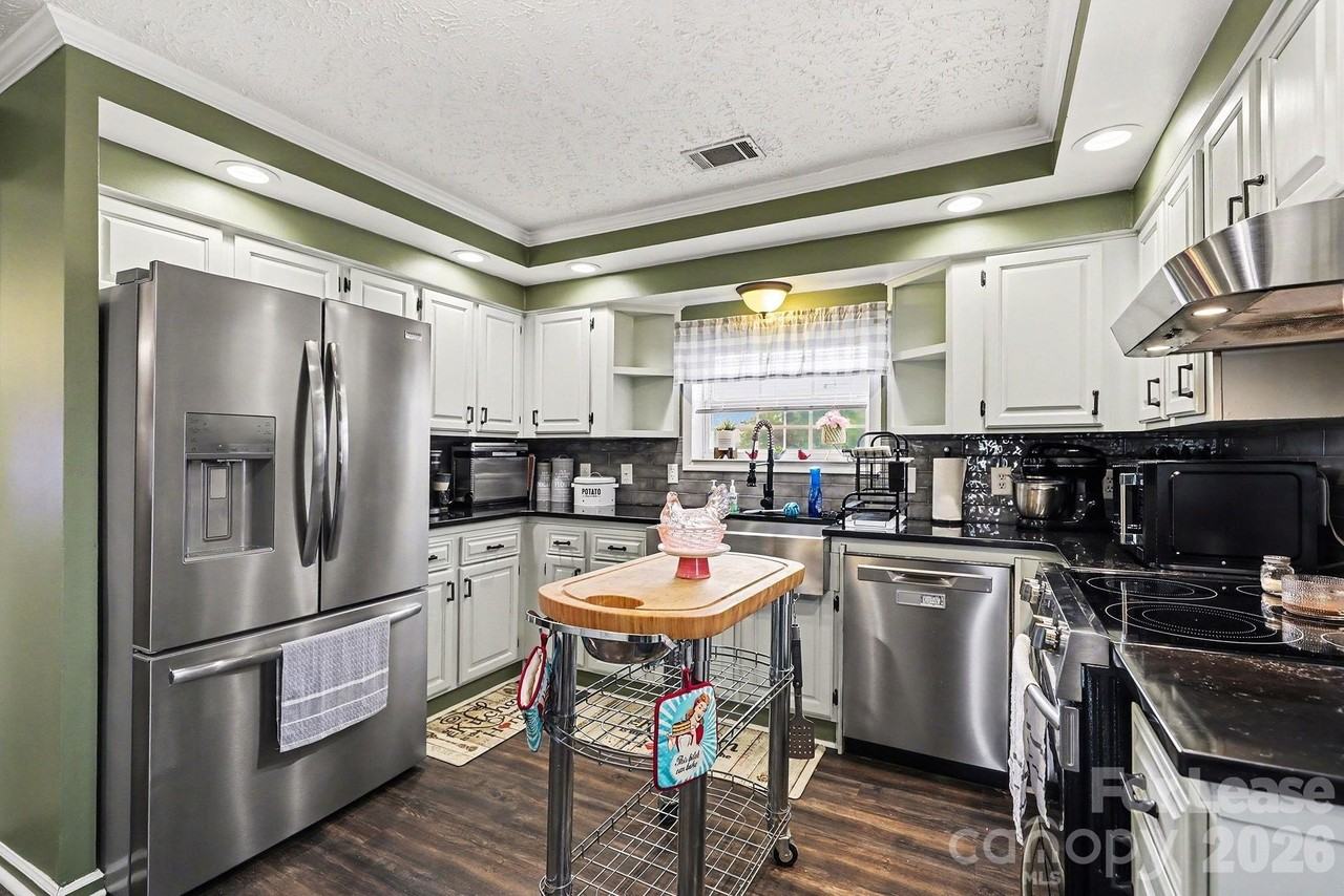 2166 Statesville Hwy - Photo 3 of 6