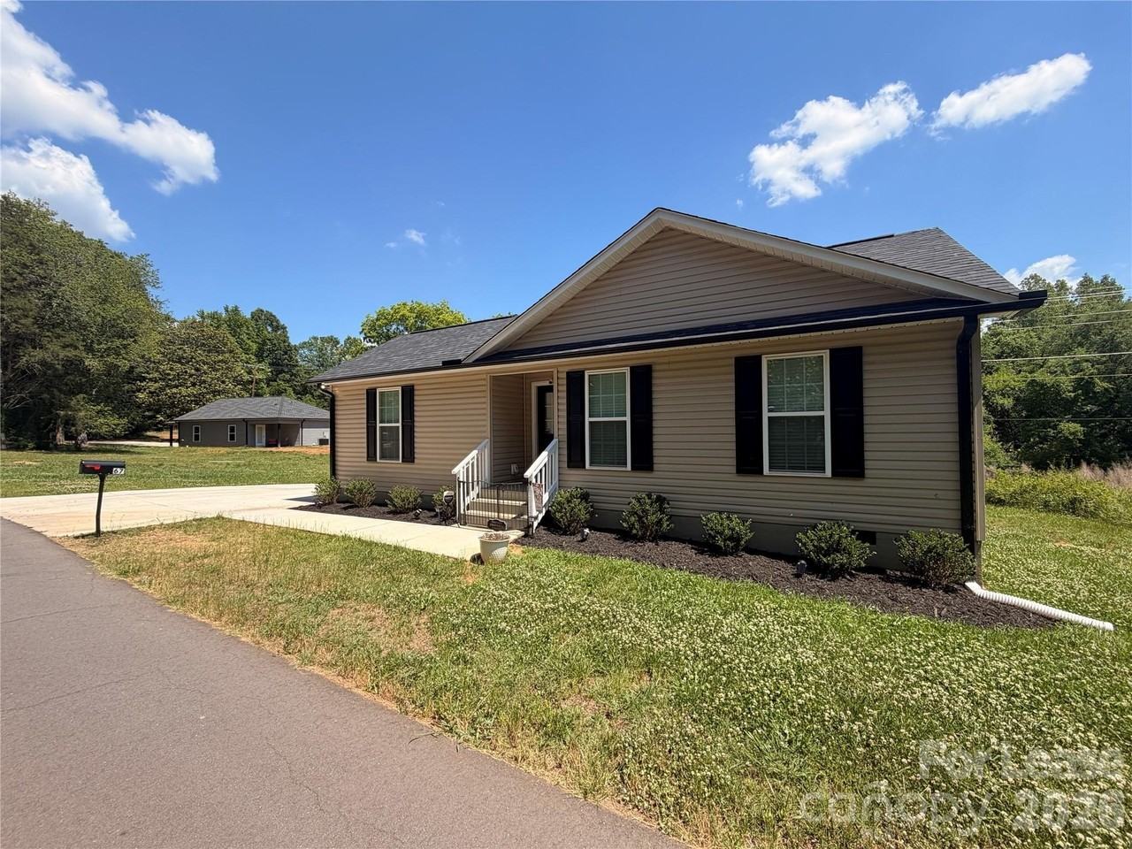 67 Travora Cir - Photo 2 of 21