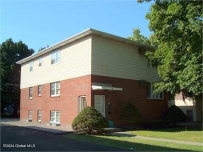 35 Parkwood St #2 - Photo 2 of 22