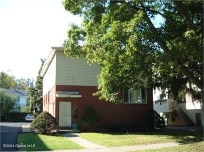 35 Parkwood St #2 - Photo 3 of 22