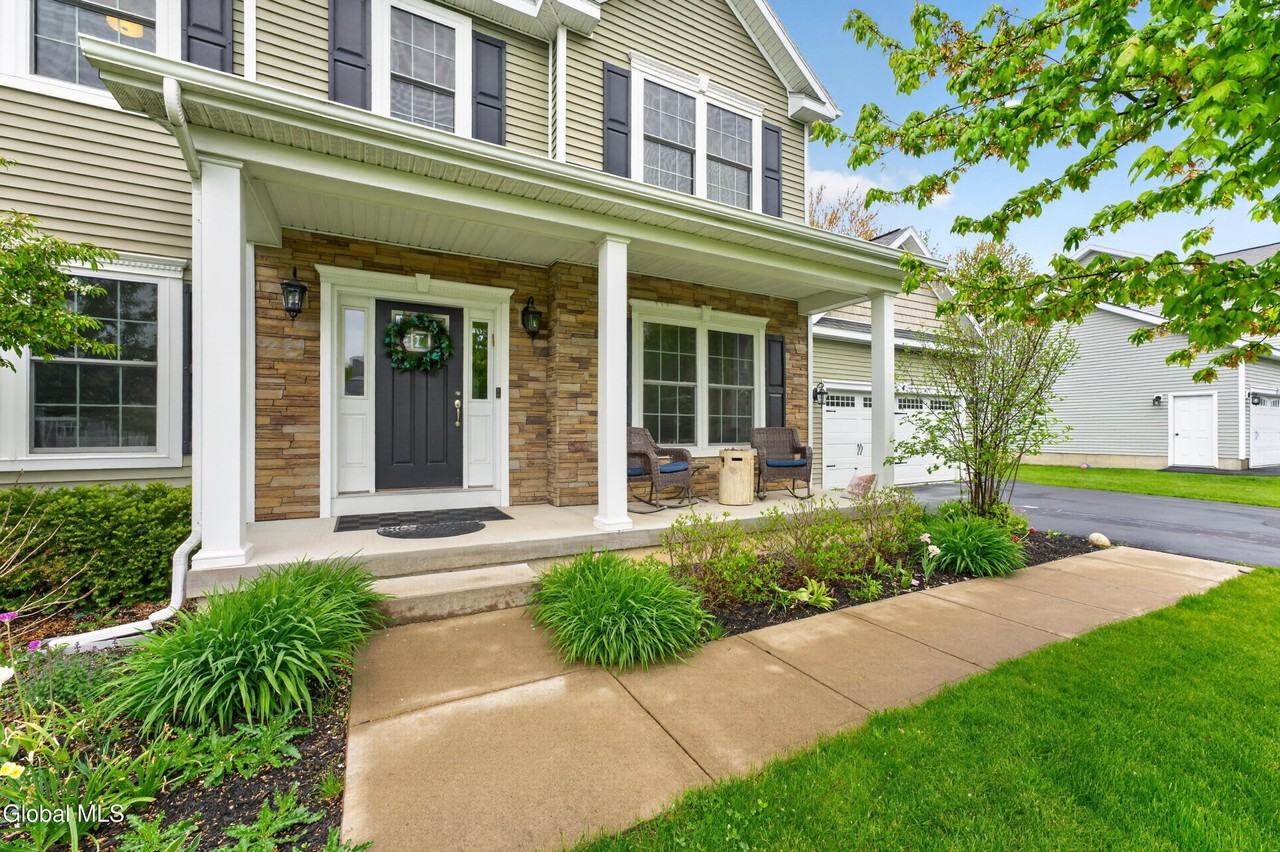 4 Fenlon Ln - Photo 4 of 50