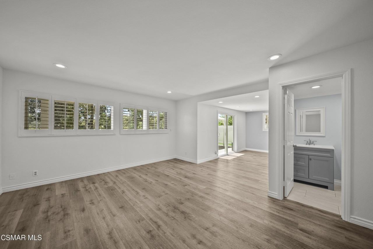 736 Masterson Dr - Photo 2 of 27