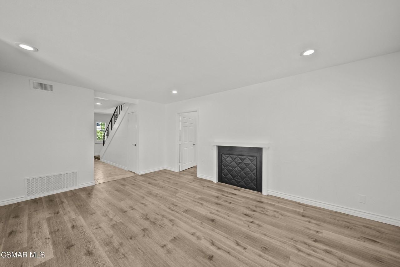 736 Masterson Dr - Photo 4 of 27