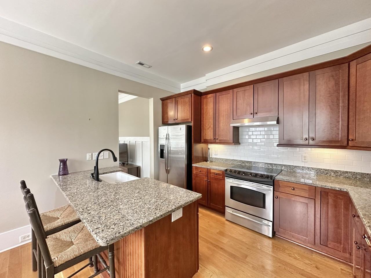 76 Alberta Ave - Photo 6 of 26