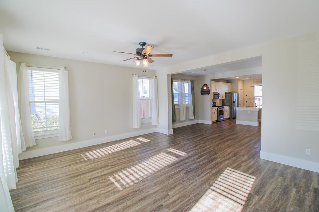 286 Great Lawn Dr - Photo 5 of 32
