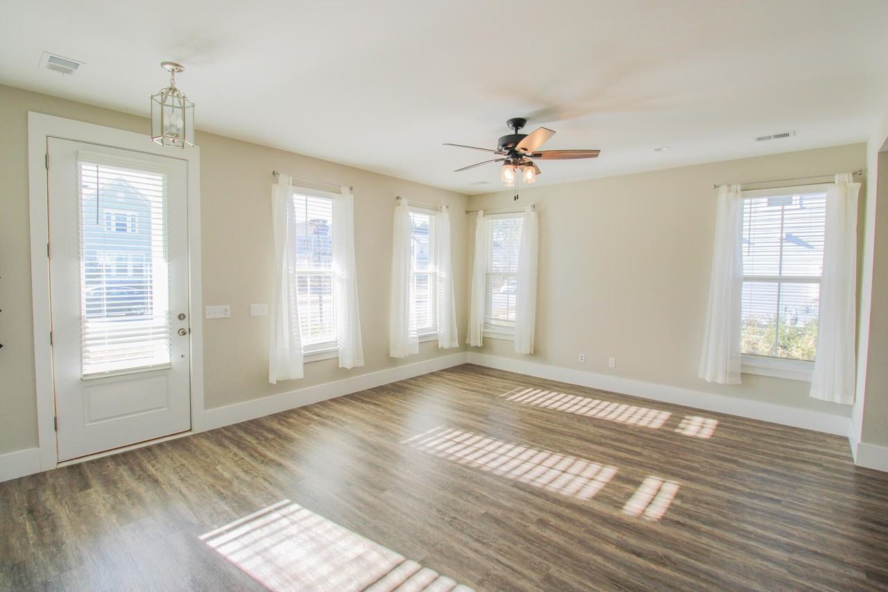 286 Great Lawn Dr - Photo 6 of 32