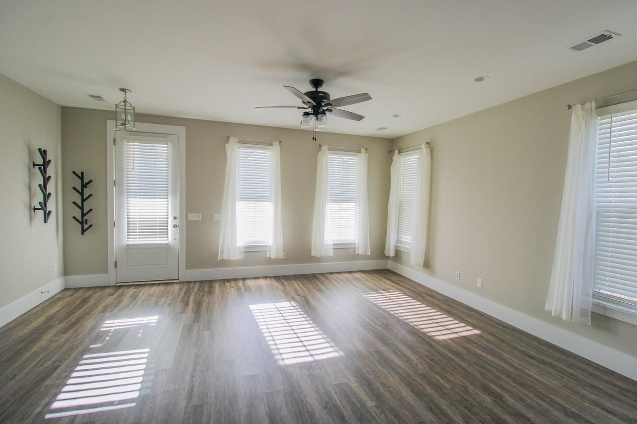 286 Great Lawn Dr - Photo 7 of 32