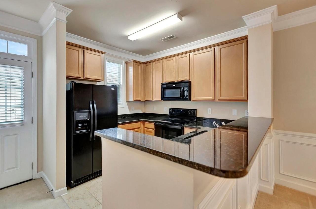 804 Rue Dr - Photo 3 of 10