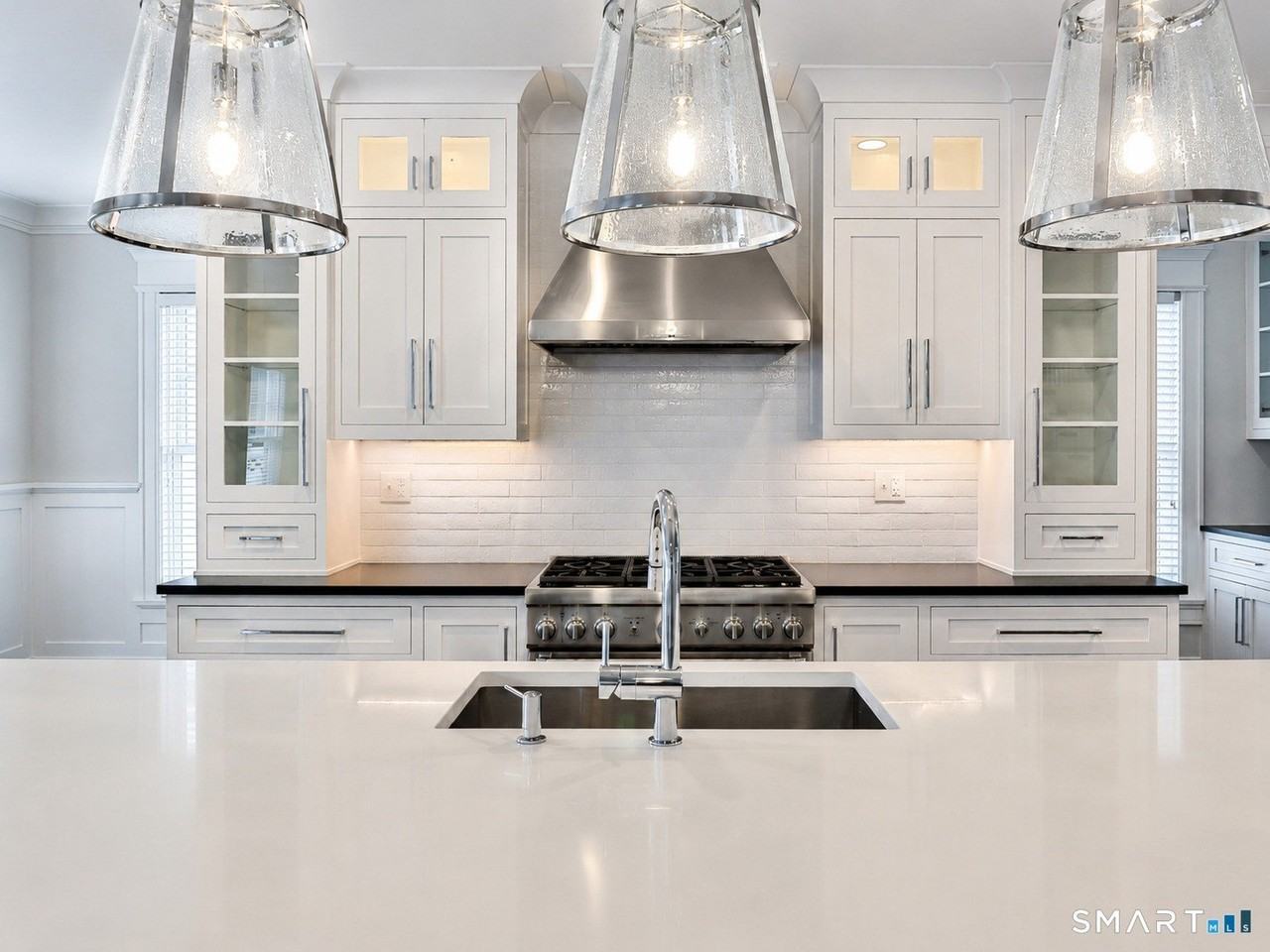 141 Park St - Photo 5 of 33