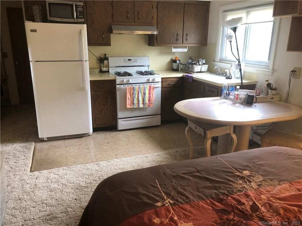 124 Lawn Ave #2R - Photo 2 of 4