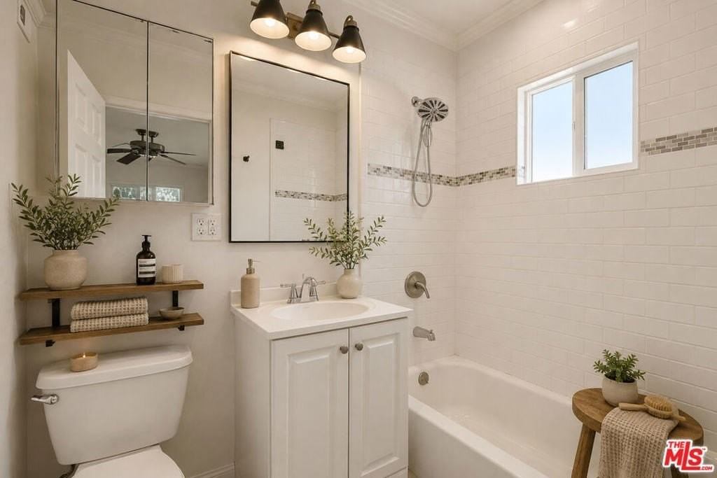 6033 Fallbrook Ave - Photo 6 of 33