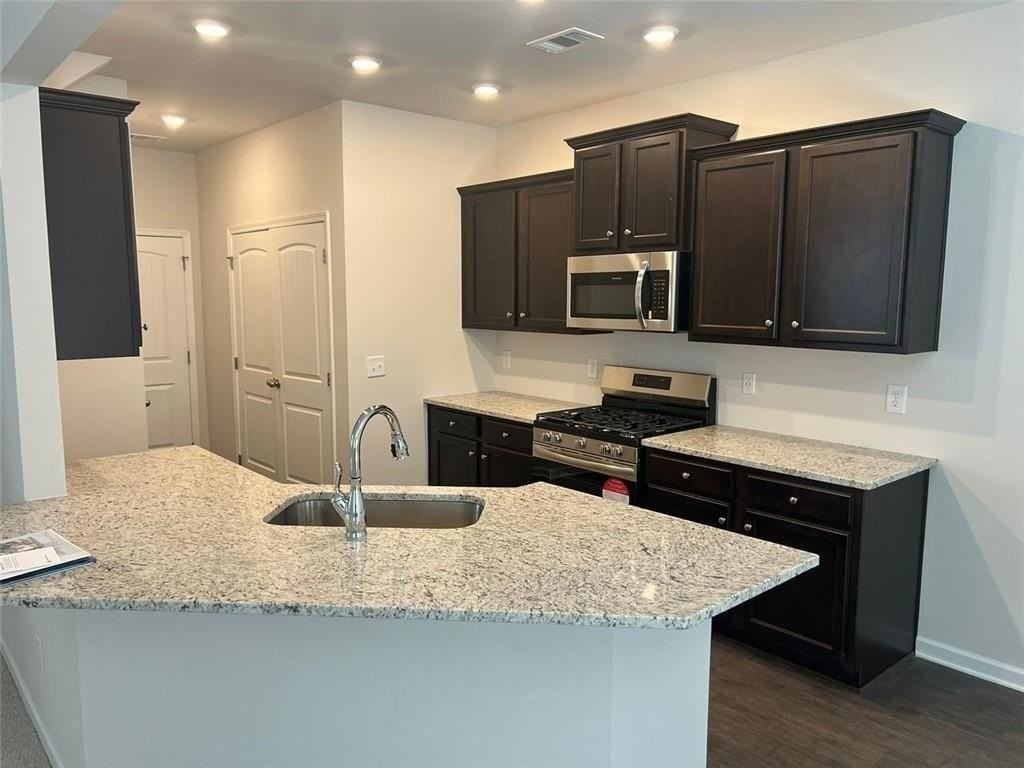 127 Berry Dr #127 - Photo 7 of 28