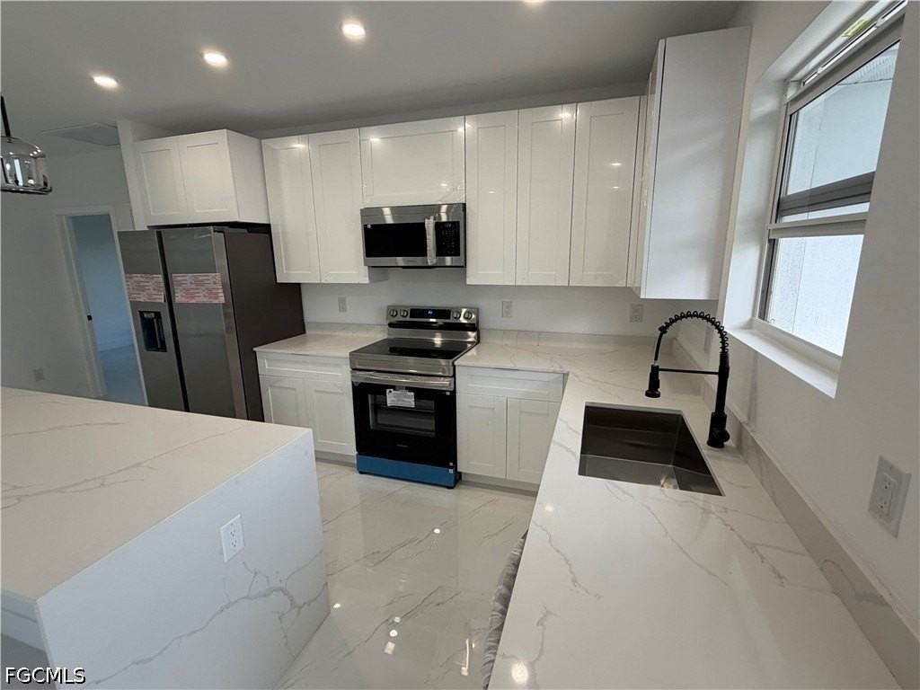 759 Cane St E - Photo 7 of 21