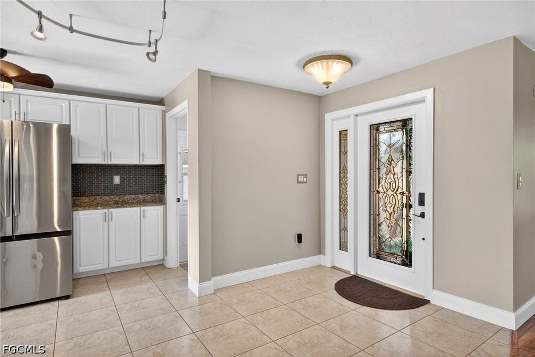 4419 N Pacific Cir - Photo 3 of 33