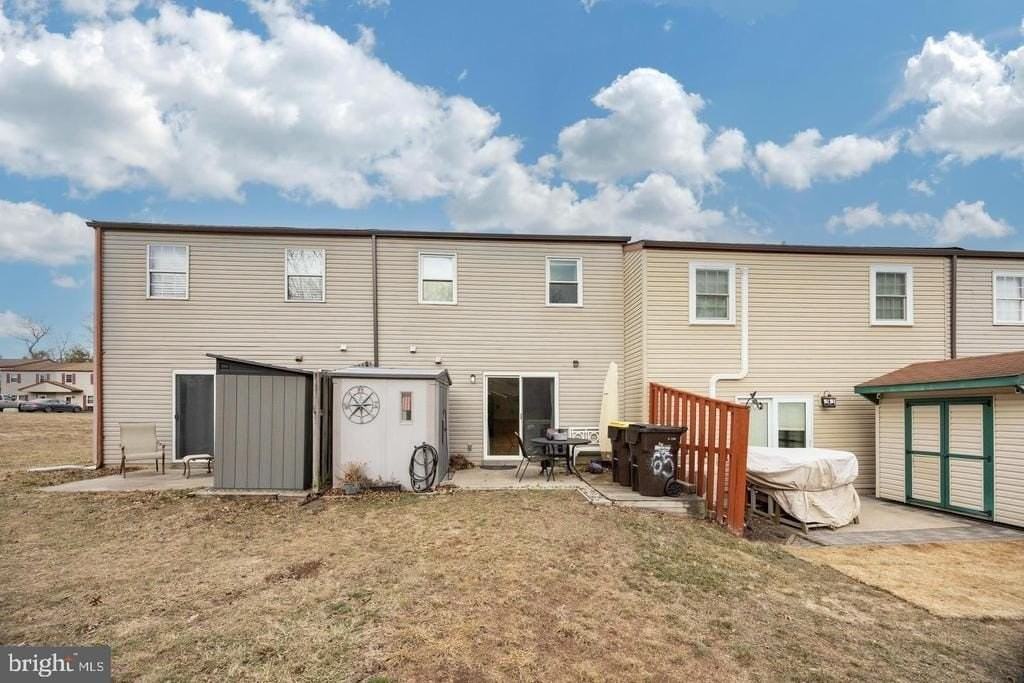 65 Pennypacker Dr - Photo 3 of 24