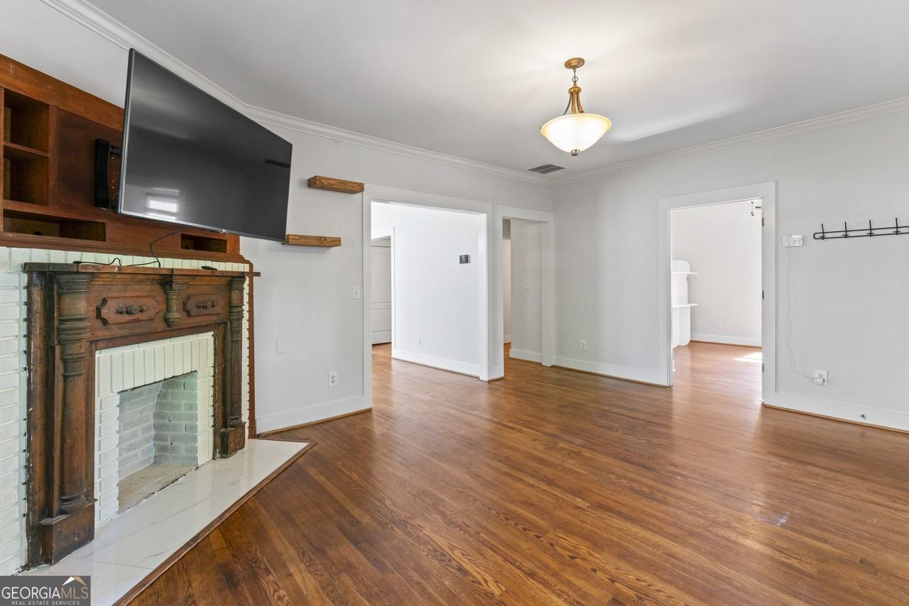 1422 Metropolitan Ave Se - Photo 6 of 24