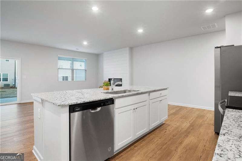 5332 Melbourne Ln - Photo 3 of 31