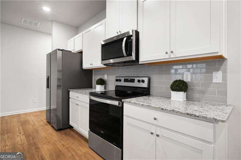 5332 Melbourne Ln - Photo 5 of 31