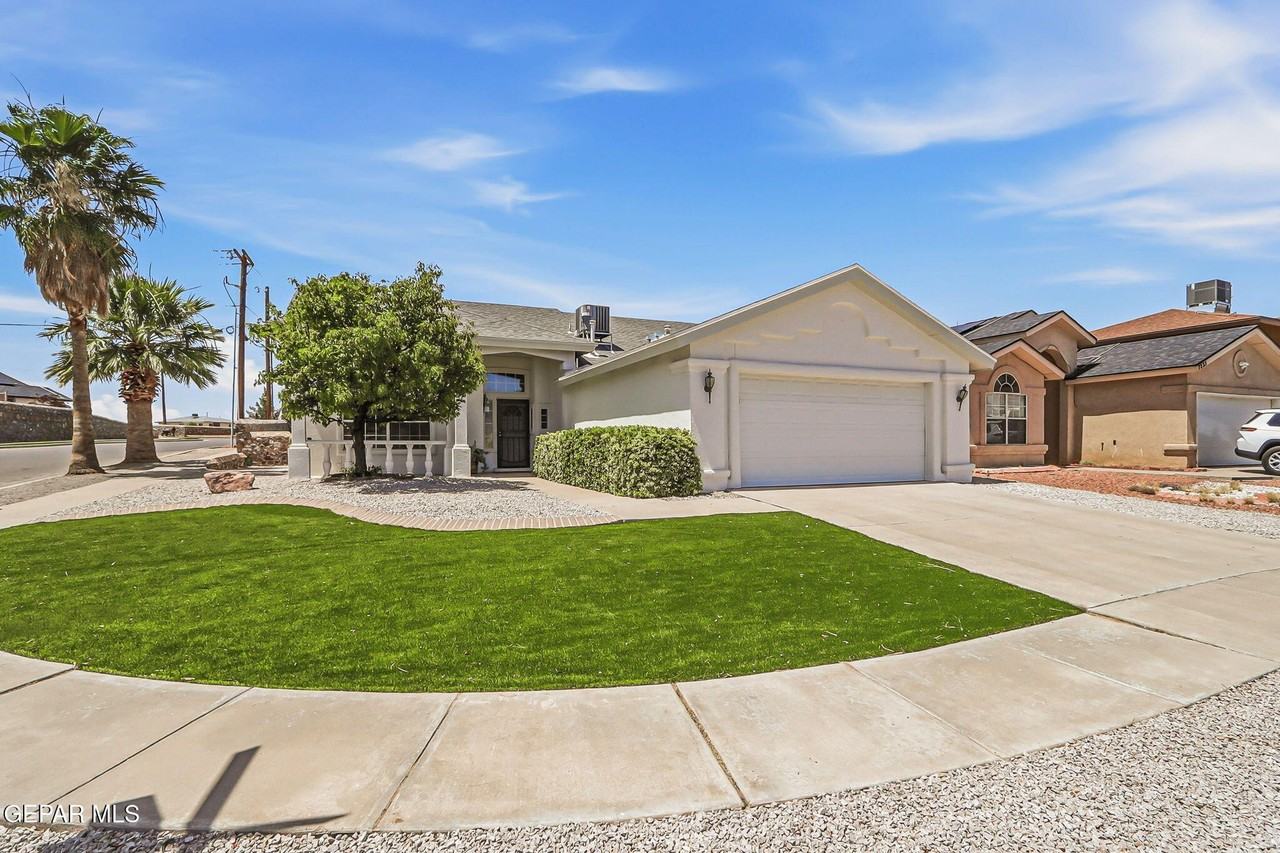 7239 Desert Jewel Dr - Photo 2 of 47