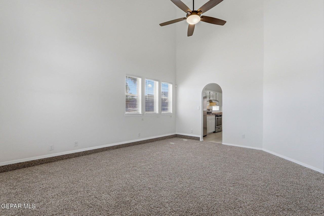 7239 Desert Jewel Dr - Photo 7 of 47