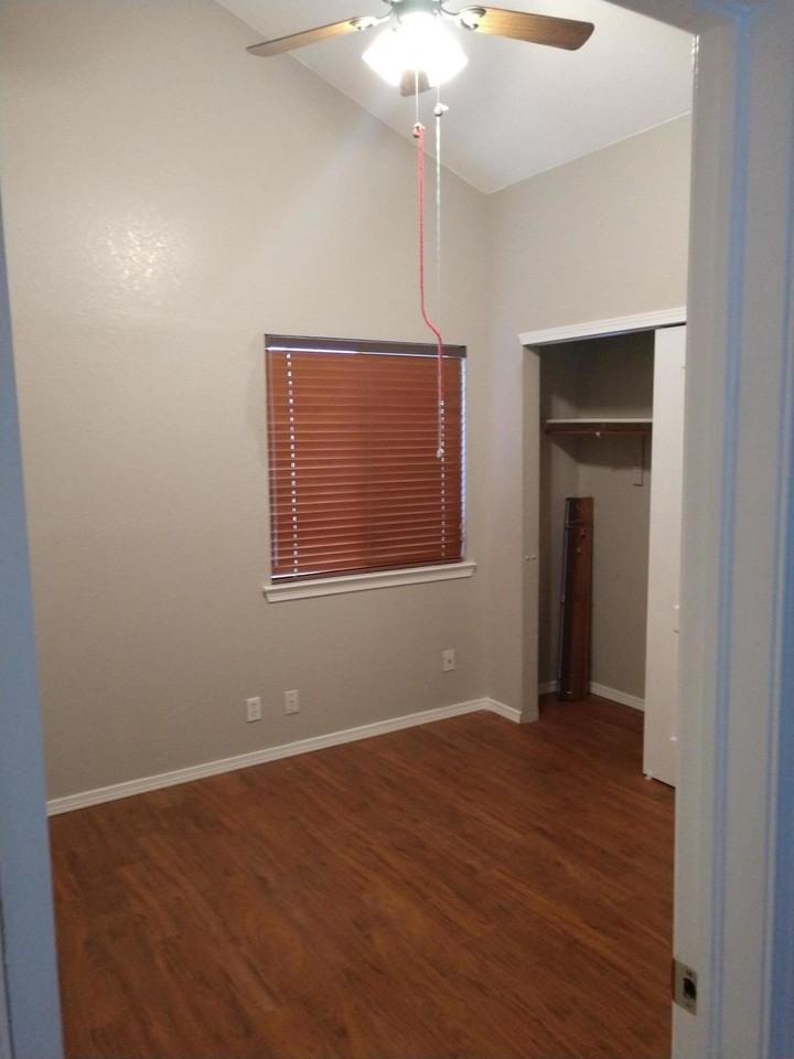 3401 Rising Sun St - Photo 7 of 13