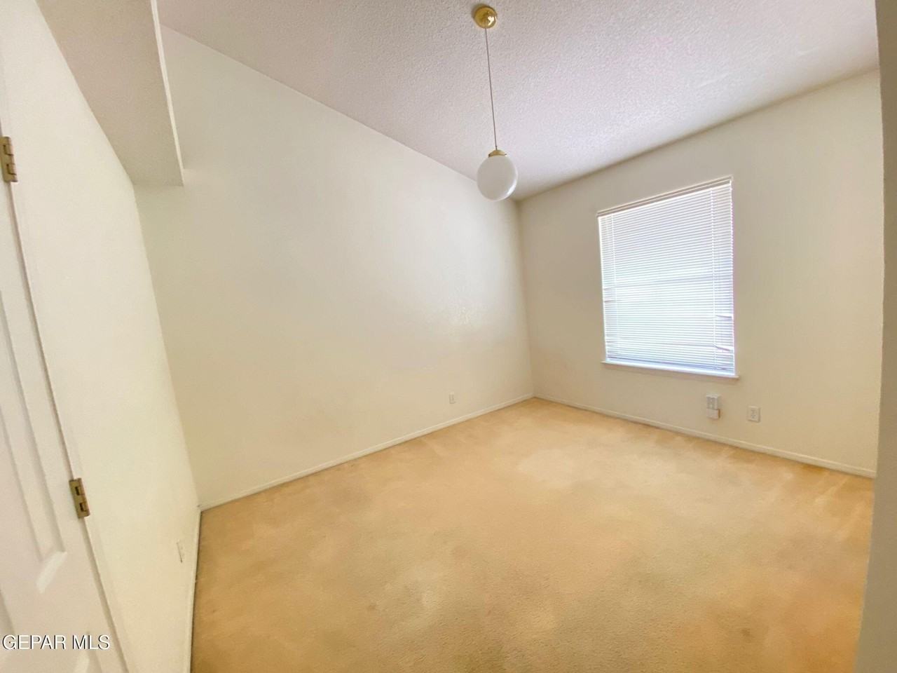 3325 Chickasaw Dr - Photo 5 of 10
