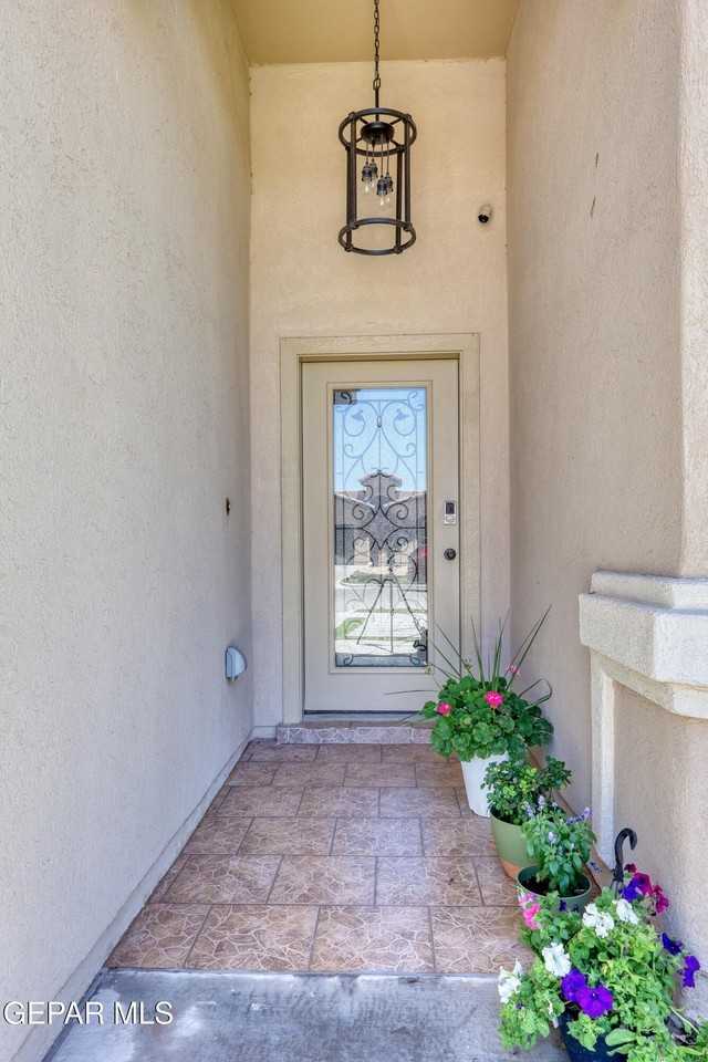 13542 Doncaster St - Photo 3 of 20