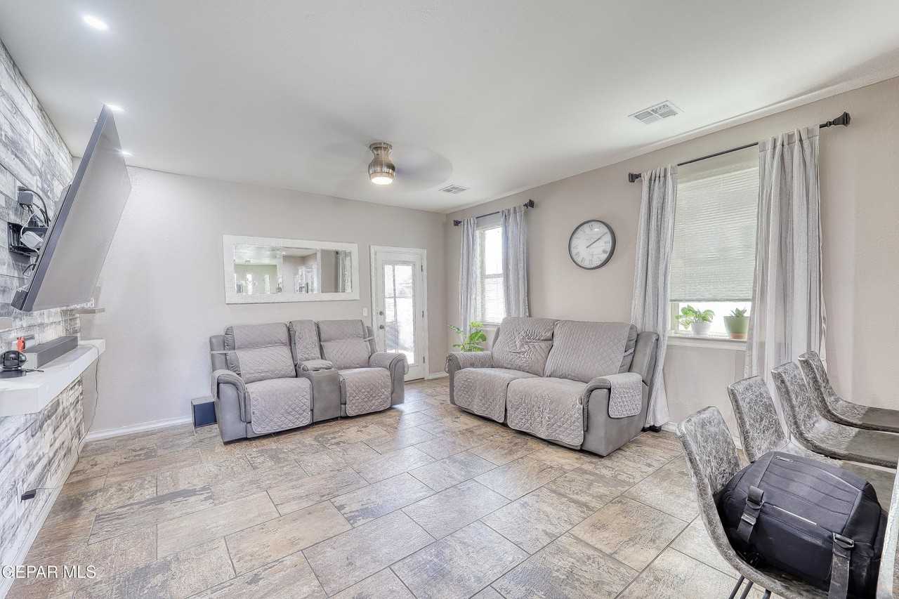 13542 Doncaster St - Photo 7 of 20