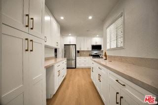 19120 Hartland St - Photo 6 of 8