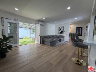 11836 Laurelwood Dr - Photo 3 of 8