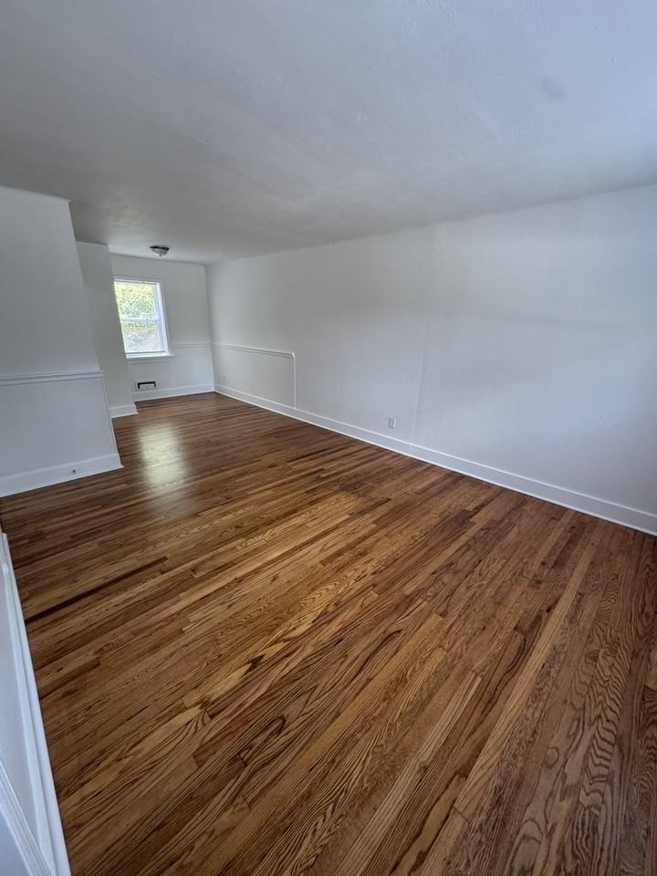 2909 Wade Ave #3 - Photo 5 of 7