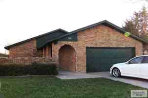 featured image of 918 E Leggett Rd