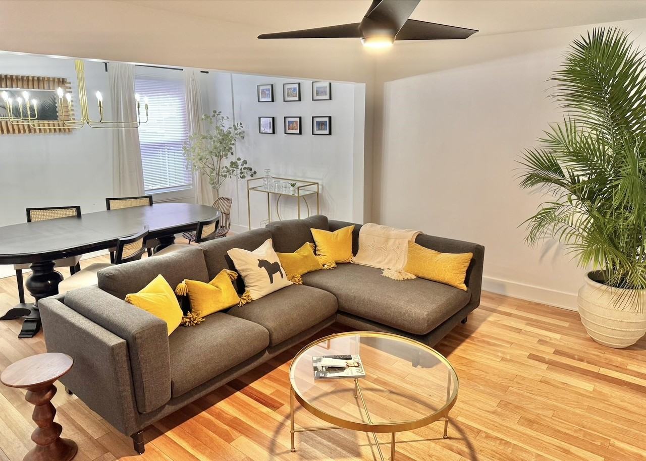 298 4th St - Photo 3 of 18