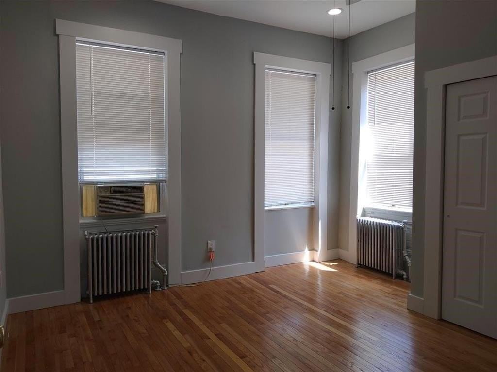 649 Jersey Ave #1 - Photo 6 of 8