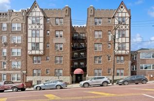 6015 Kennedy Blvd E #D7 - Photo 1 of 1