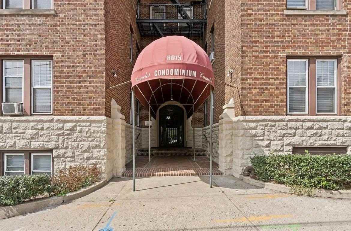 6015 Kennedy Blvd E #D7 - Photo 2 of 18