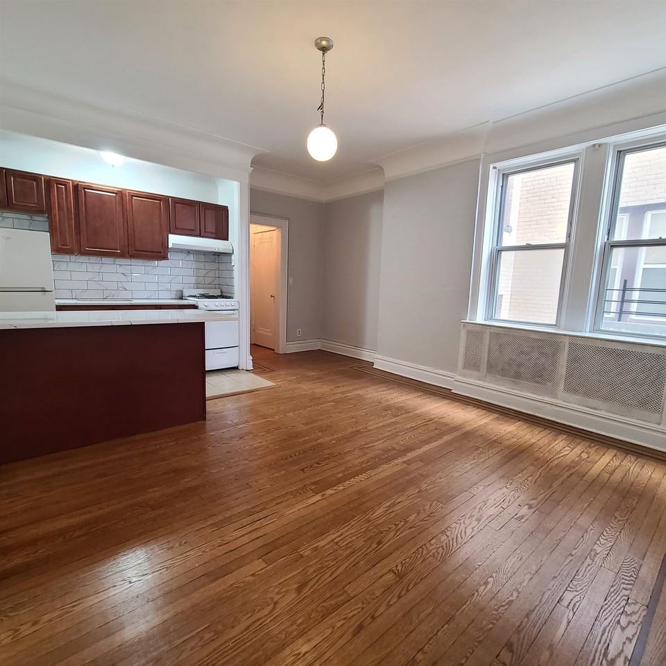 6015 Kennedy Blvd E #D7 - Photo 7 of 18