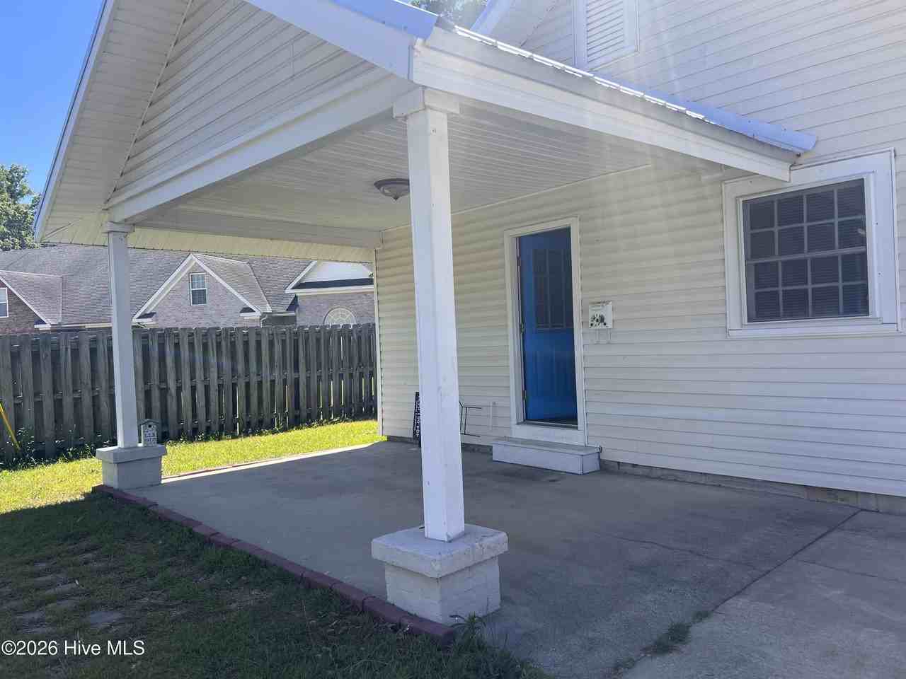 223 Holt St - Photo 2 of 9
