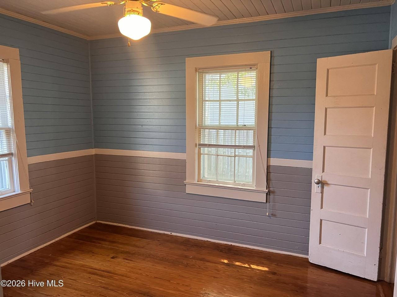223 Holt St - Photo 4 of 9