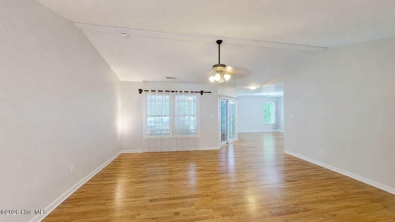 2668 Idlebrook Cir - Photo 2 of 22