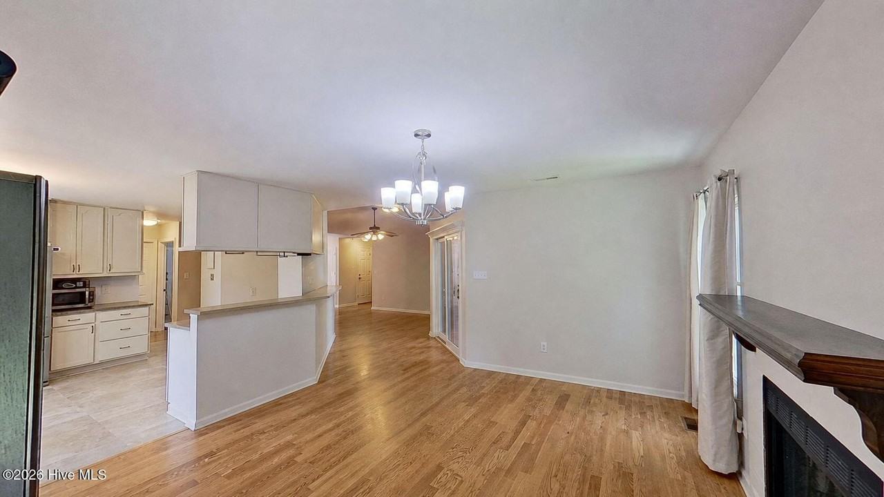 2668 Idlebrook Cir - Photo 3 of 22