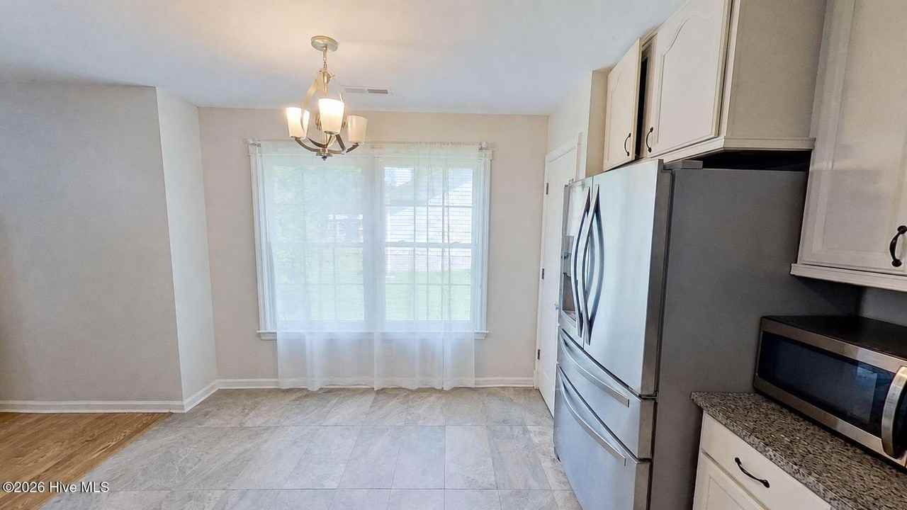 2668 Idlebrook Cir - Photo 5 of 22