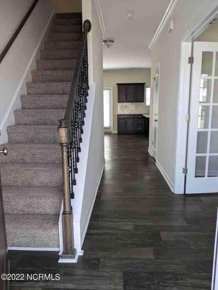 325 Sequoia Dr - Photo 2 of 16