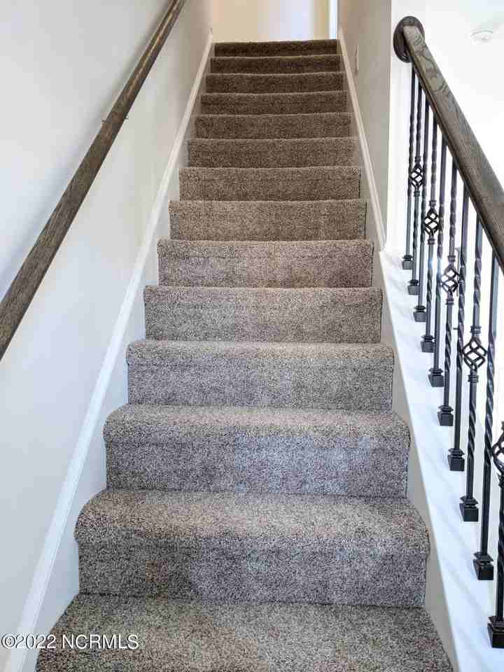 325 Sequoia Dr - Photo 6 of 16