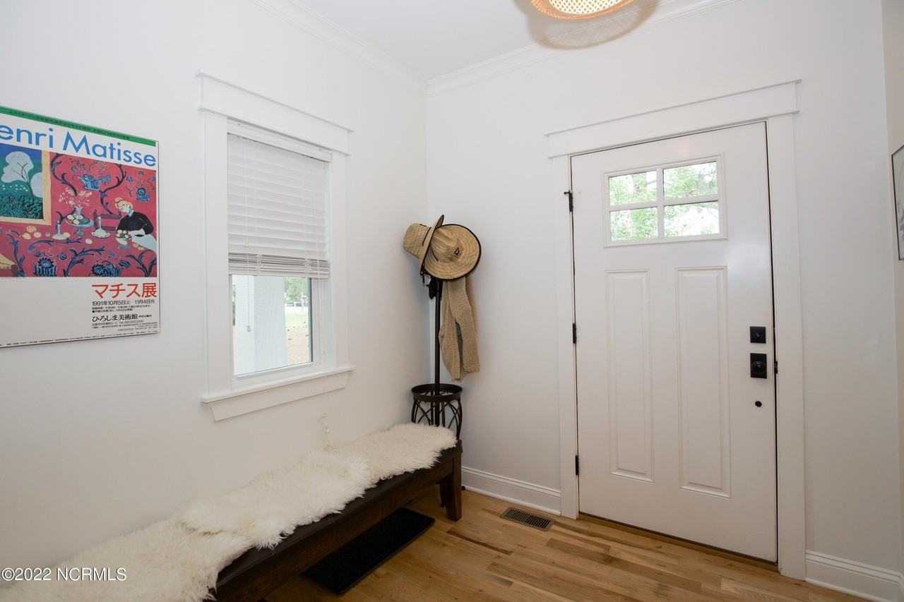 114 Hammerstone Cir - Photo 3 of 50
